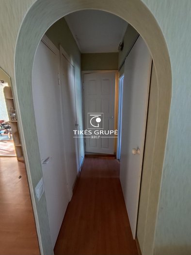 Parduodamas 3k.butas su holu