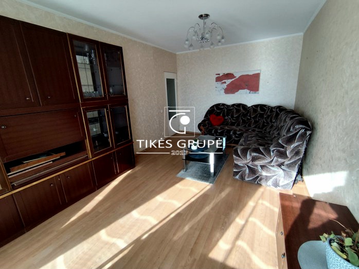 Parduodamas 3k.butas su holu