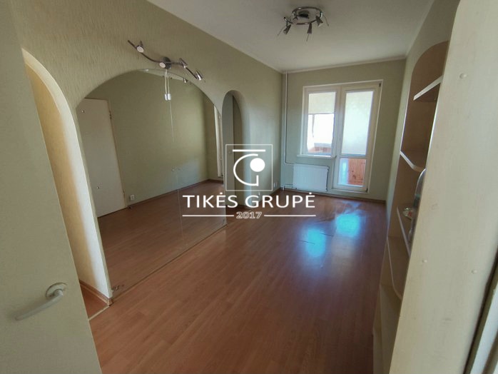 Parduodamas 3k.butas su holu