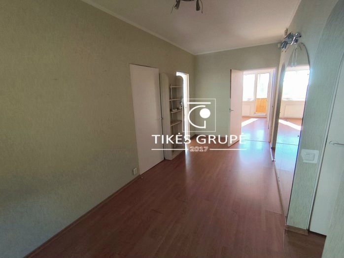 Parduodamas 3k.butas su holu