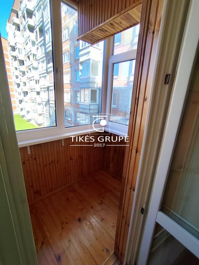 Parduodamas 3k.butas su holu