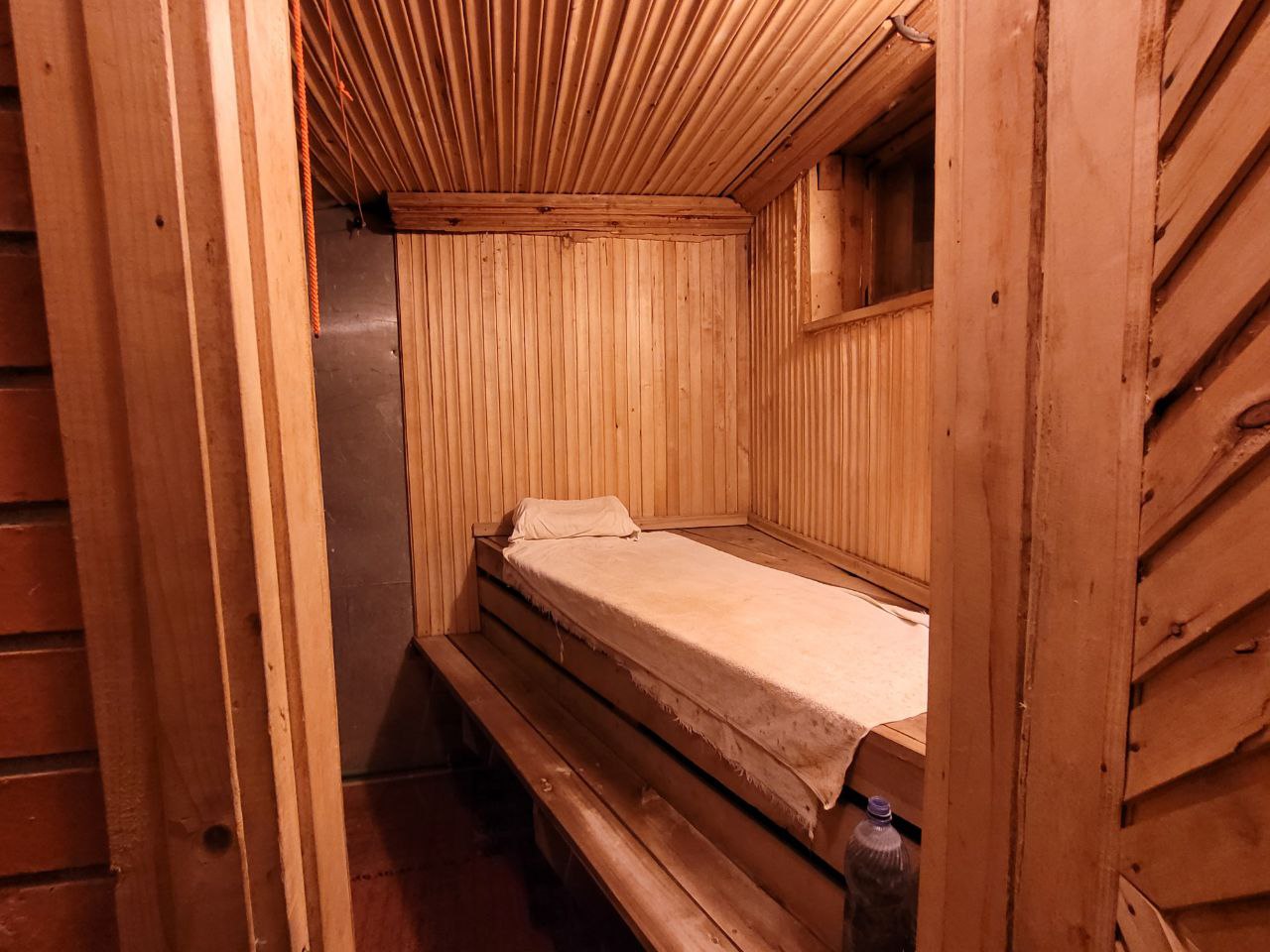 Parduodamas mūrinis namas.