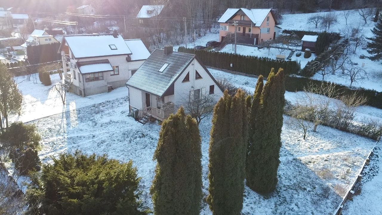 Parduodamas mūrinis namas.