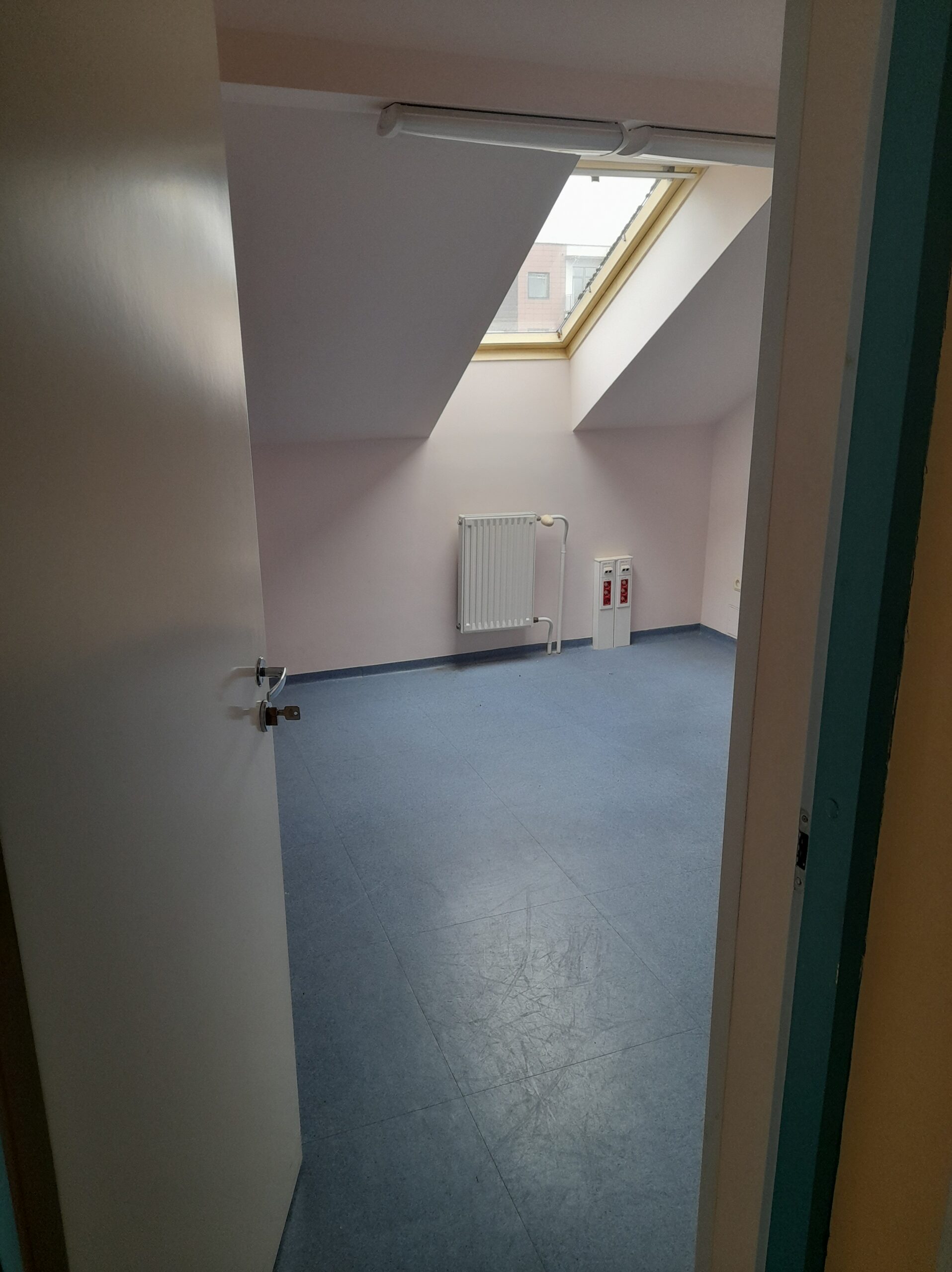 Išnuomojamos patalpos Vytauto g. Grožio procedūroms, masažams, ofisams. 1 aukšte.