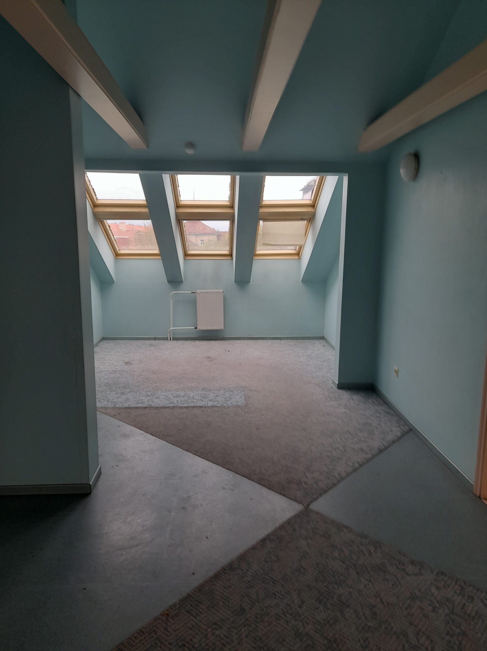 Išnuomojamos patalpos Vytauto g. Grožio procedūroms, masažams, ofisams. 1 aukšte.