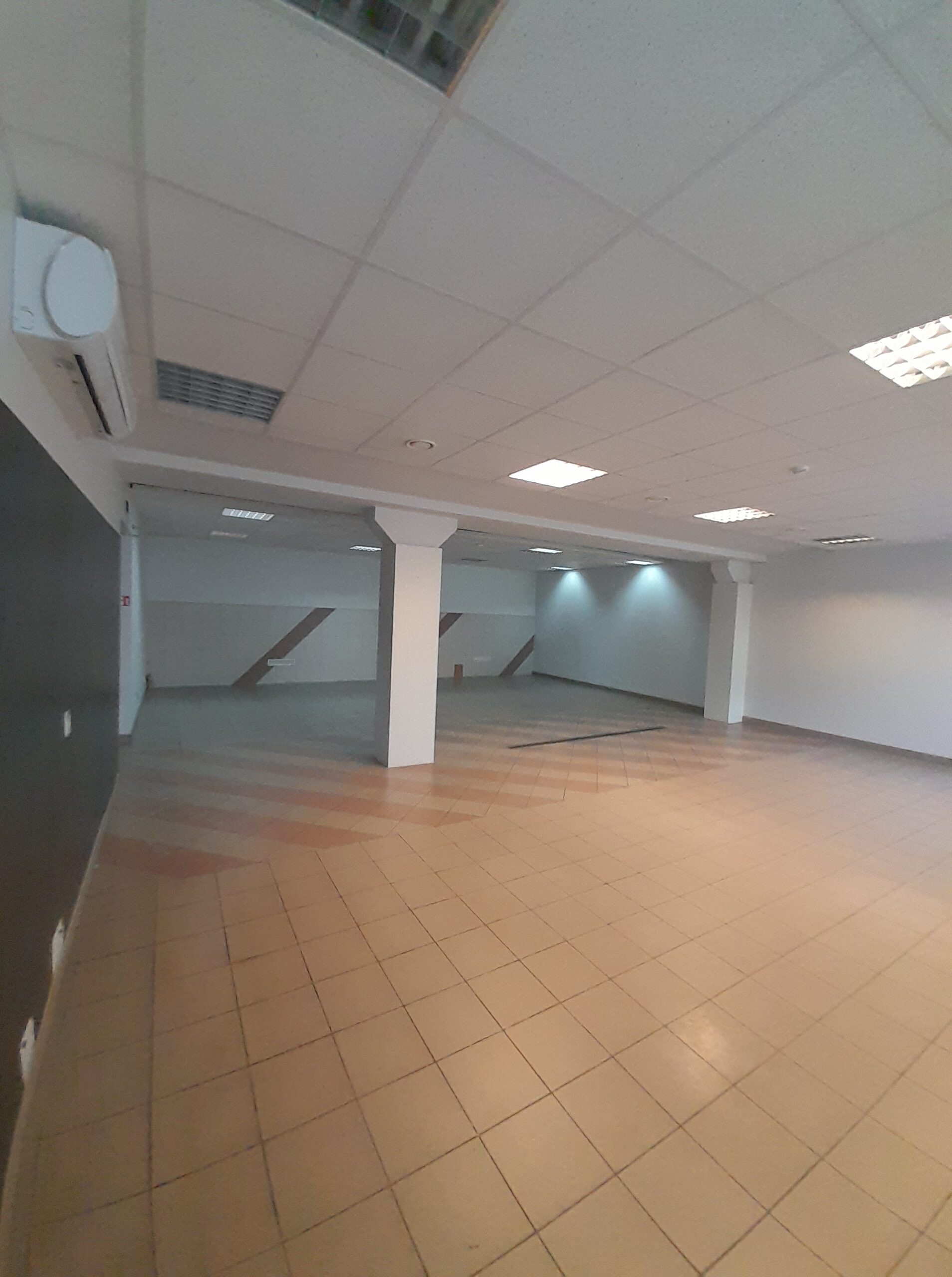 Klaipėdos Naujoji Uosto g, išnuomojamos 100 kv.m. ir 133 kv.m. ploto patalpos 1 aukšte