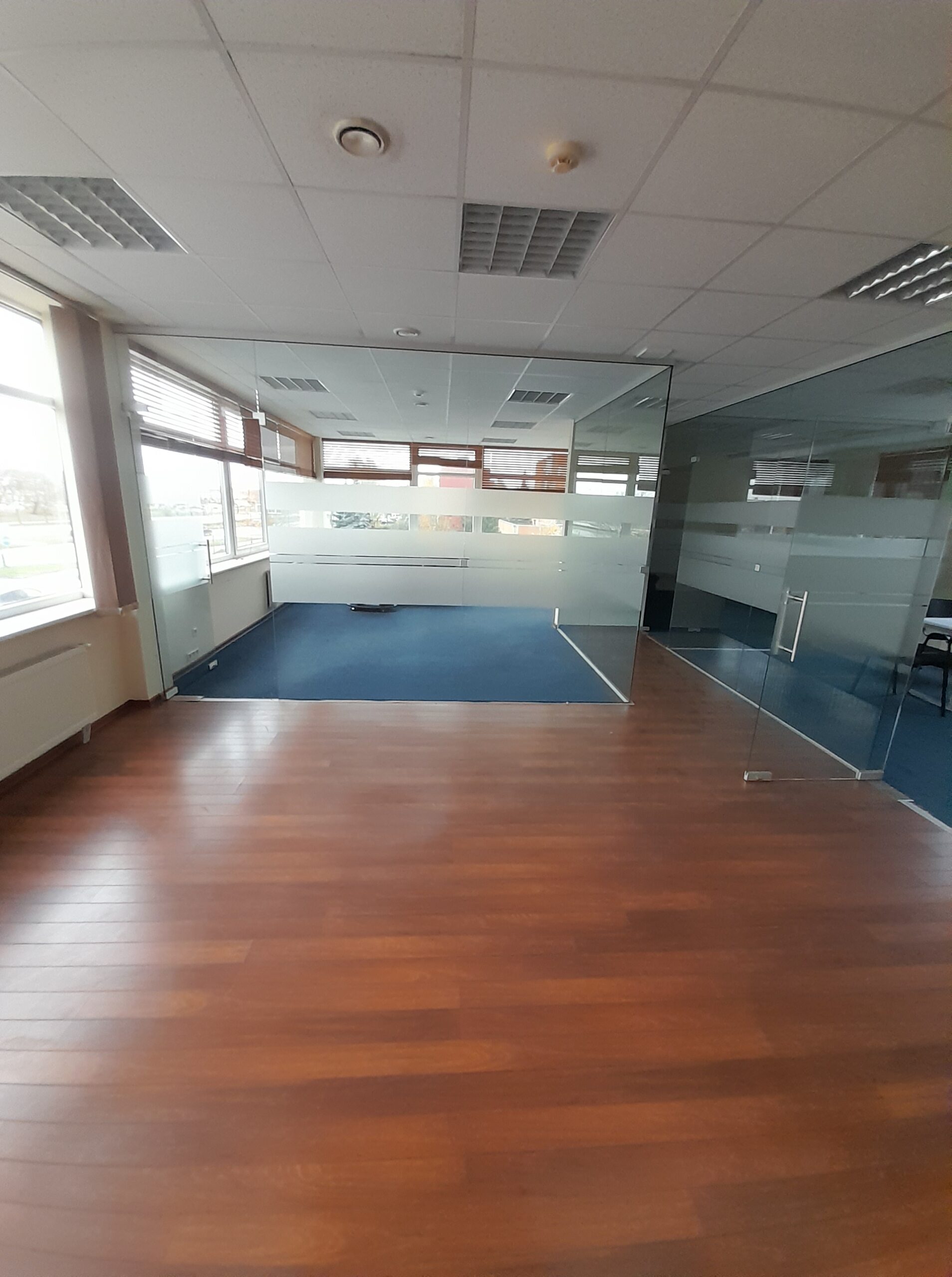 Išnuomojamos Patalpos tinkamos ofisui, prekybai. Šilutės pl.