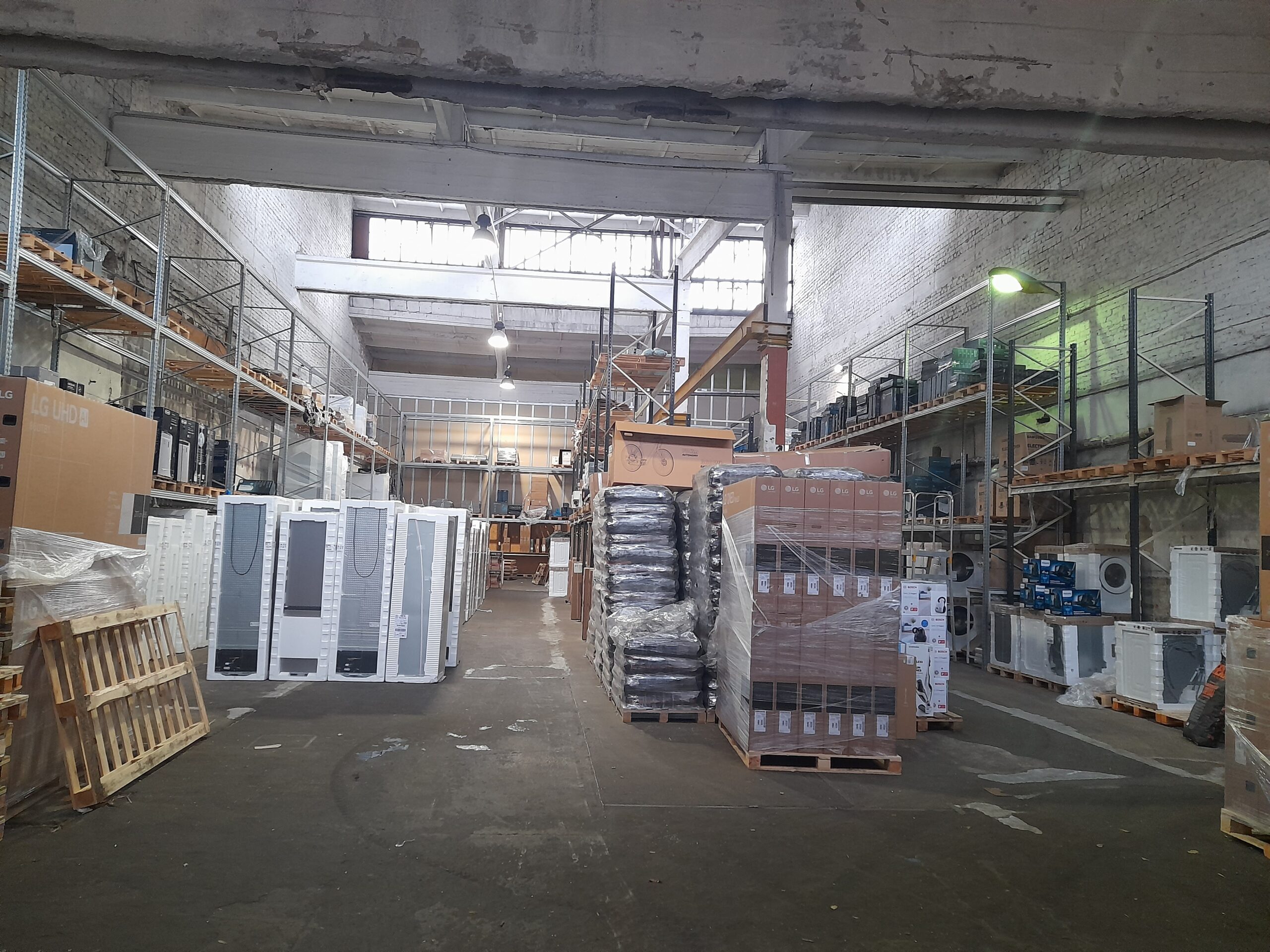 Išnuomojamos sandėliavimo – gamybinės – prekybinės patalpos. 858 kv.m.