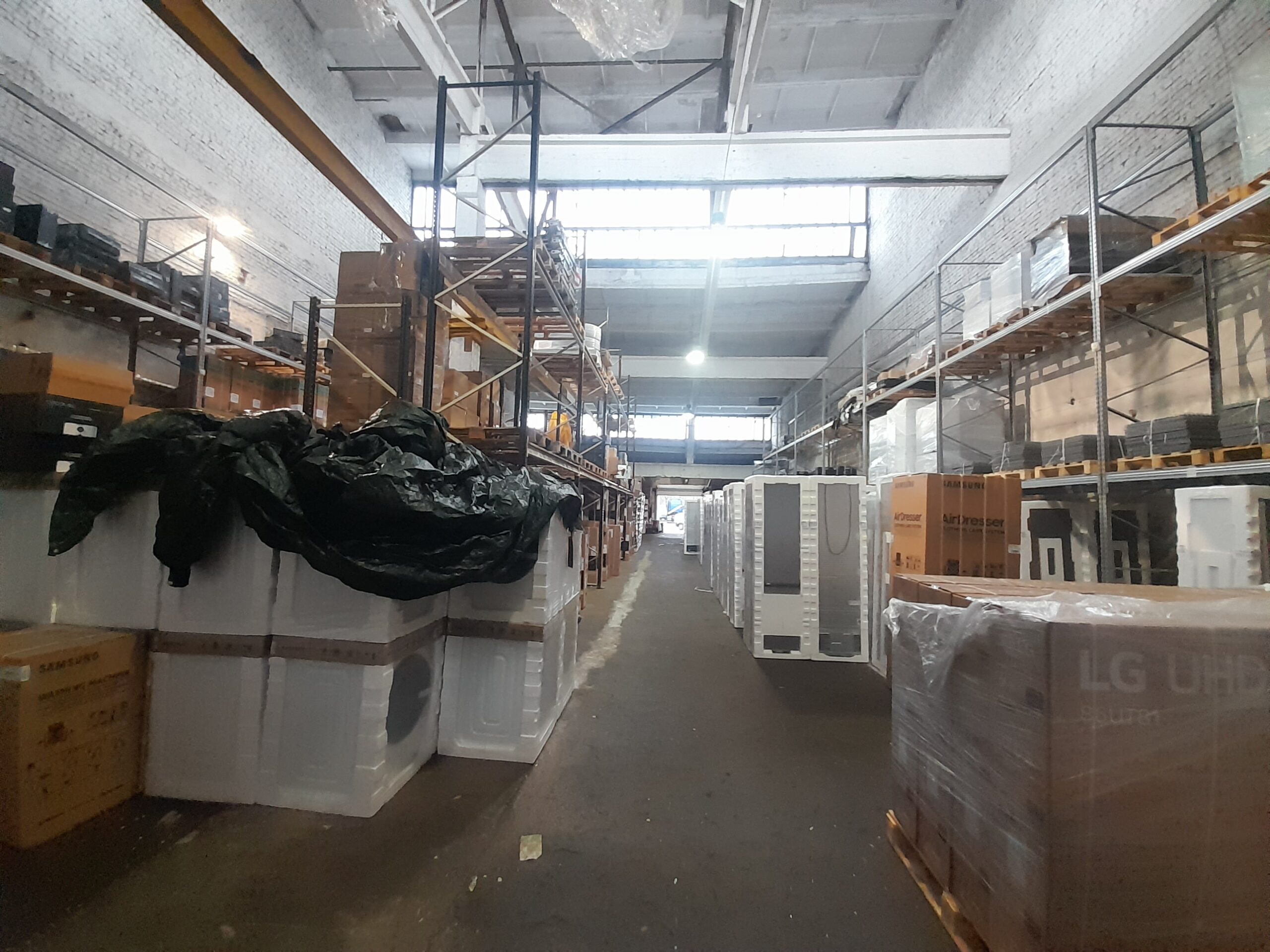 Išnuomojamos sandėliavimo – gamybinės – prekybinės patalpos. 858 kv.m.