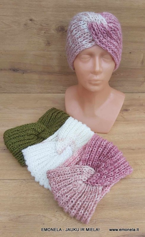 GALVOS RAIŠČIAI, AUSINUKAI