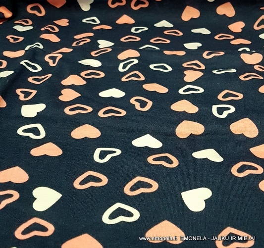 Moteriški naktiniai su širdelėmis