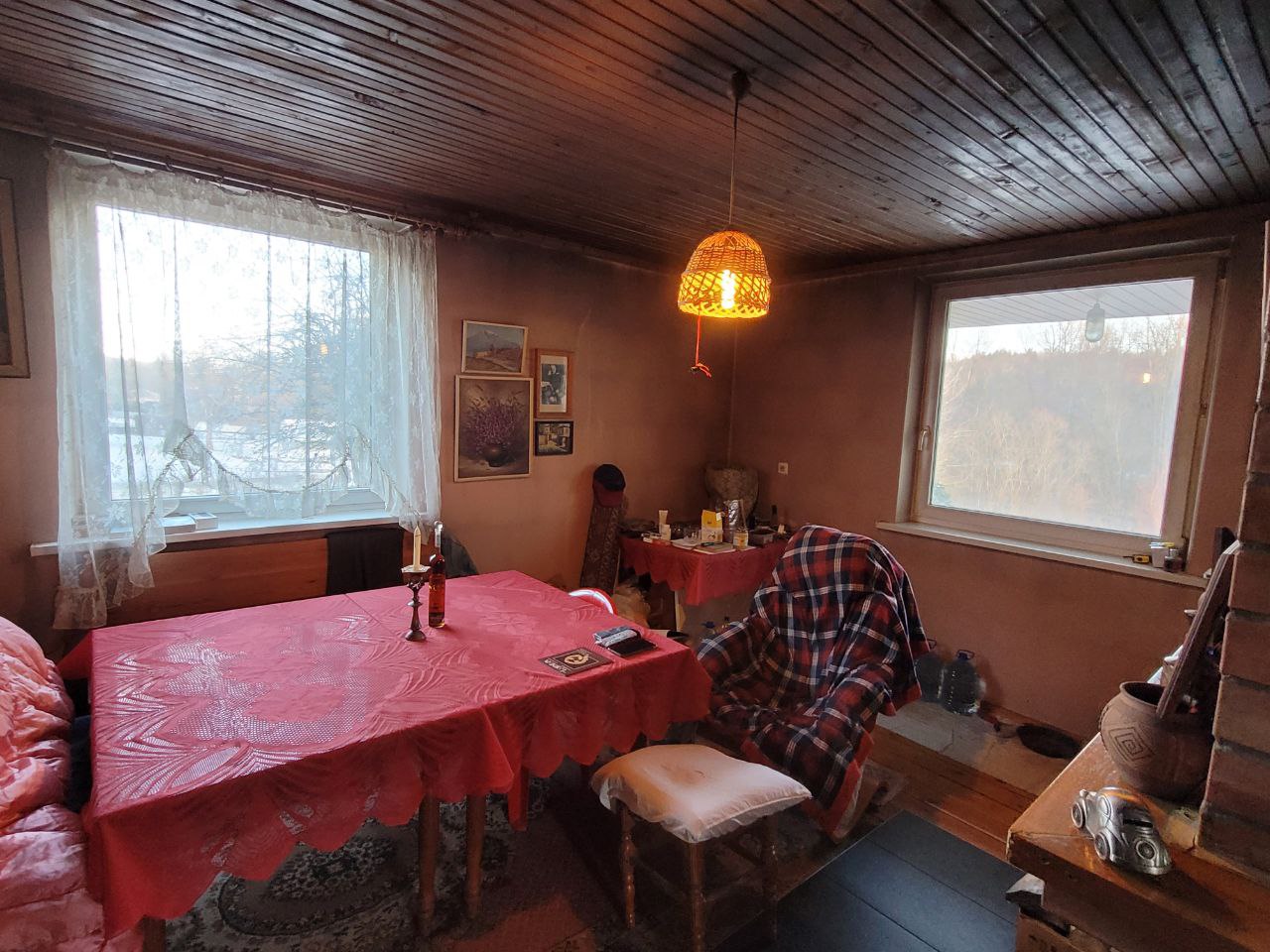 Parduodamas mūrinis namas.