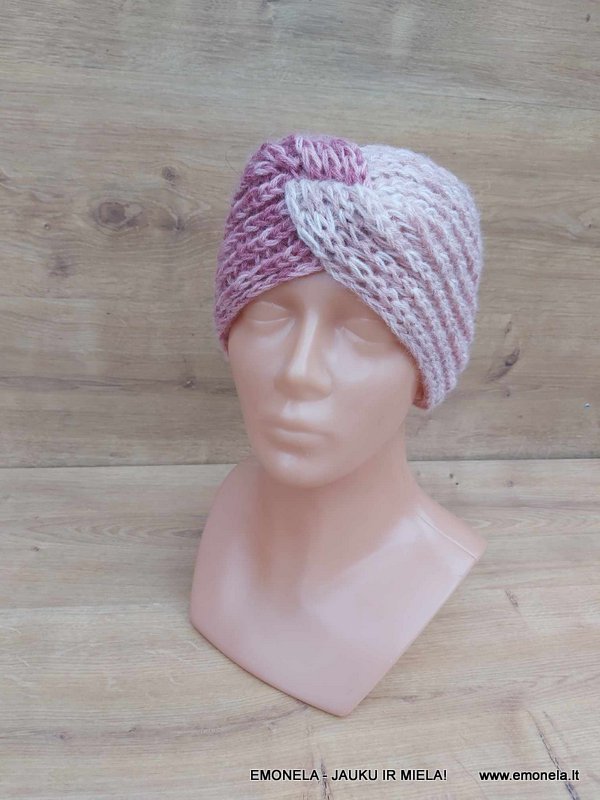 GALVOS RAIŠČIAI, AUSINUKAI