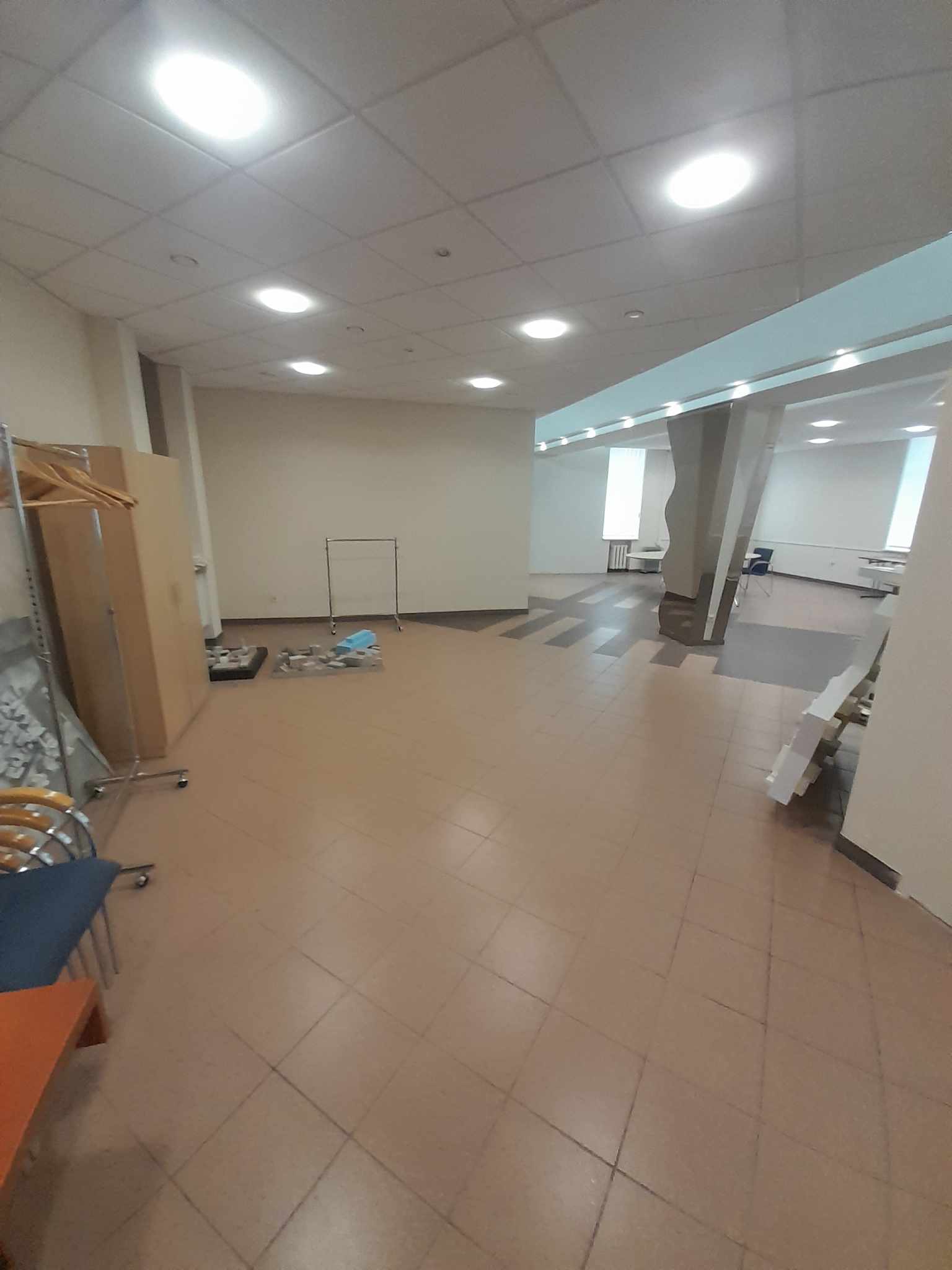 Klaipėdos Naujoji Uosto g, išnuomojamos 100 kv.m. ir 133 kv.m. ploto patalpos 1 aukšte