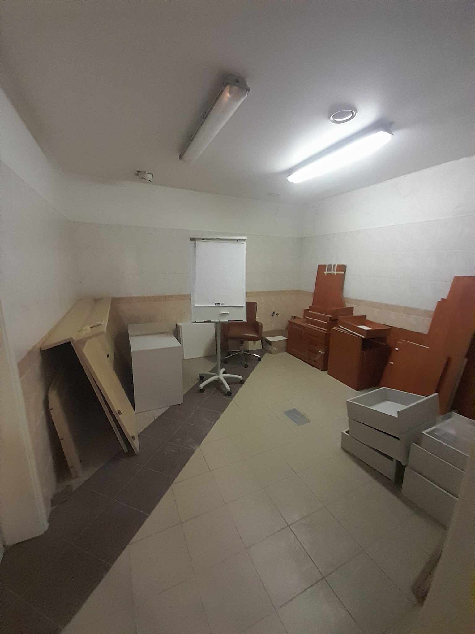 Klaipėdos Naujoji Uosto g, išnuomojamos 100 kv.m. ir 133 kv.m. ploto patalpos 1 aukšte