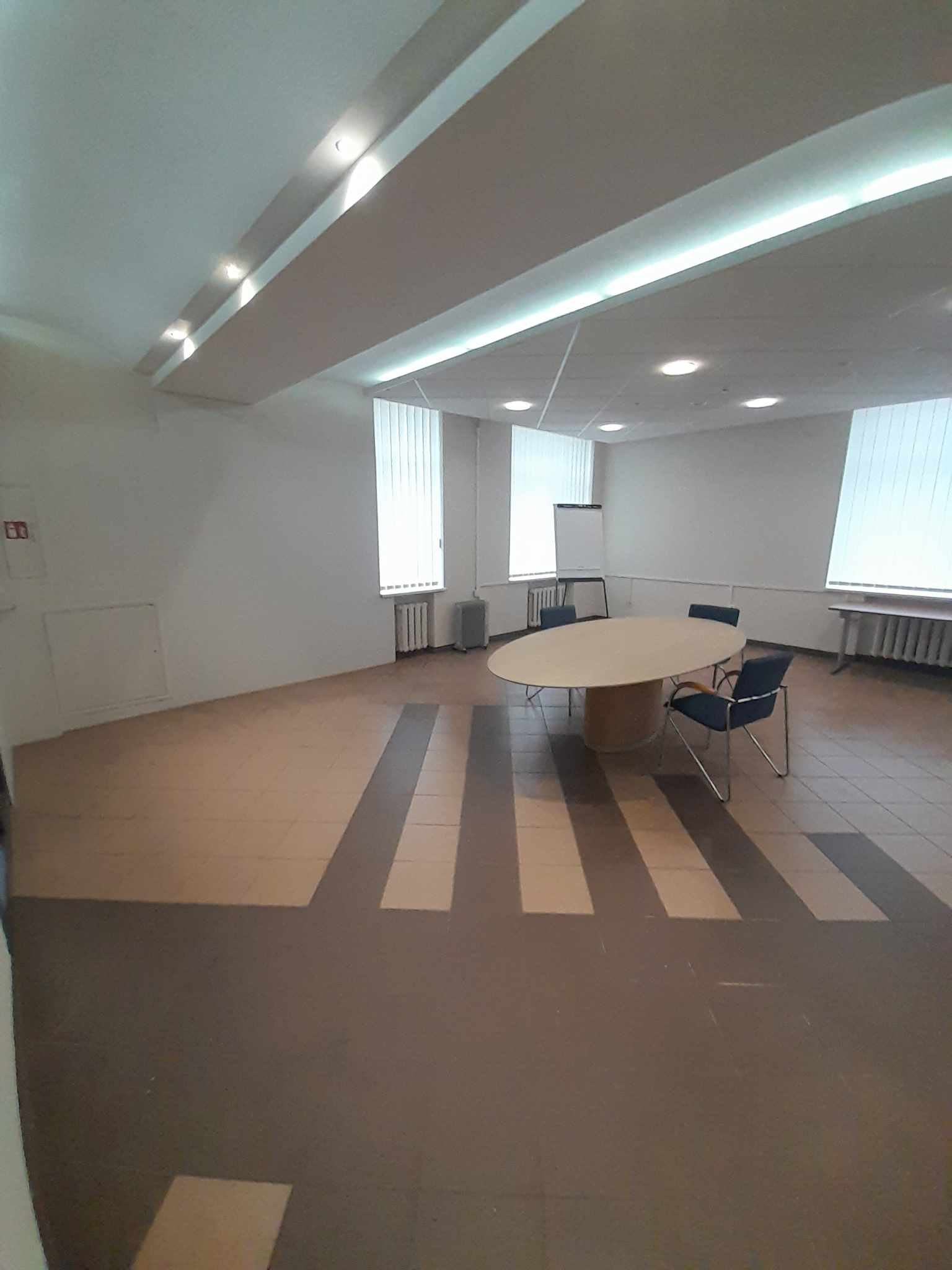 Klaipėdos Naujoji Uosto g, išnuomojamos 100 kv.m. ir 133 kv.m. ploto patalpos 1 aukšte