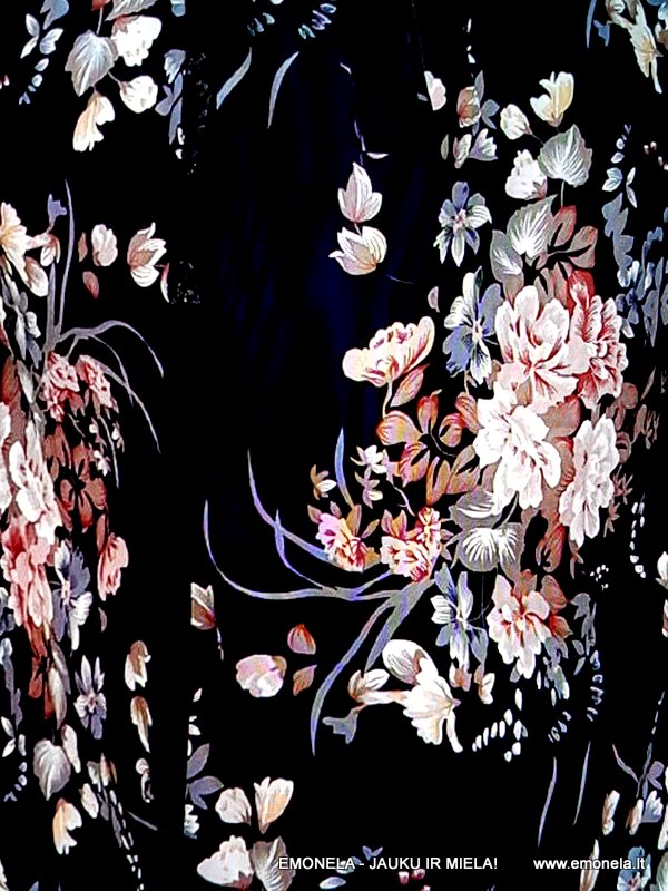 CHALATAS – platus, erdvus, puošnus