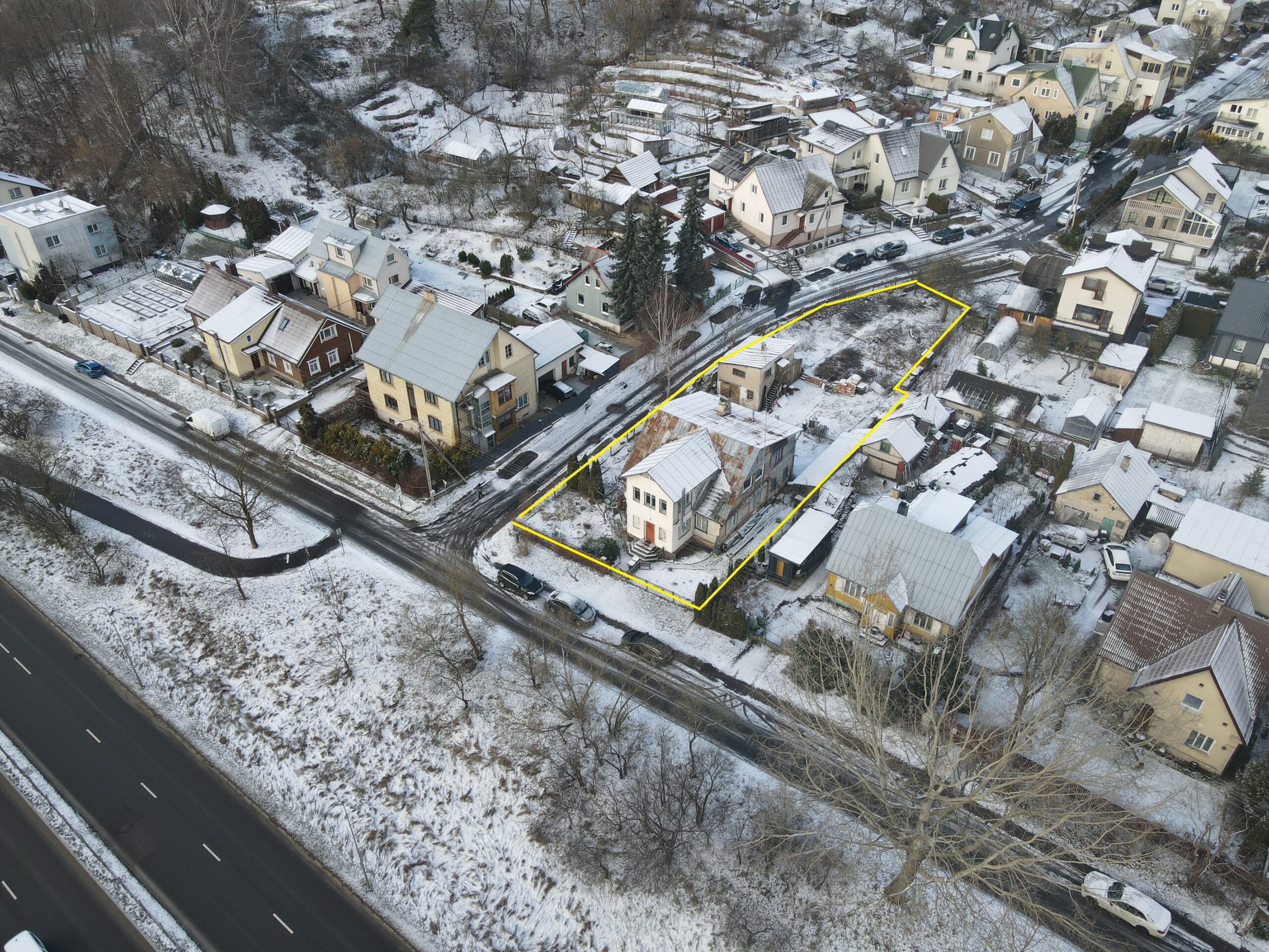 10,88 ARAI ŽEMĖS ANTAKALNYJE, STEPONO BATORO G. 14, VILNIUJE.