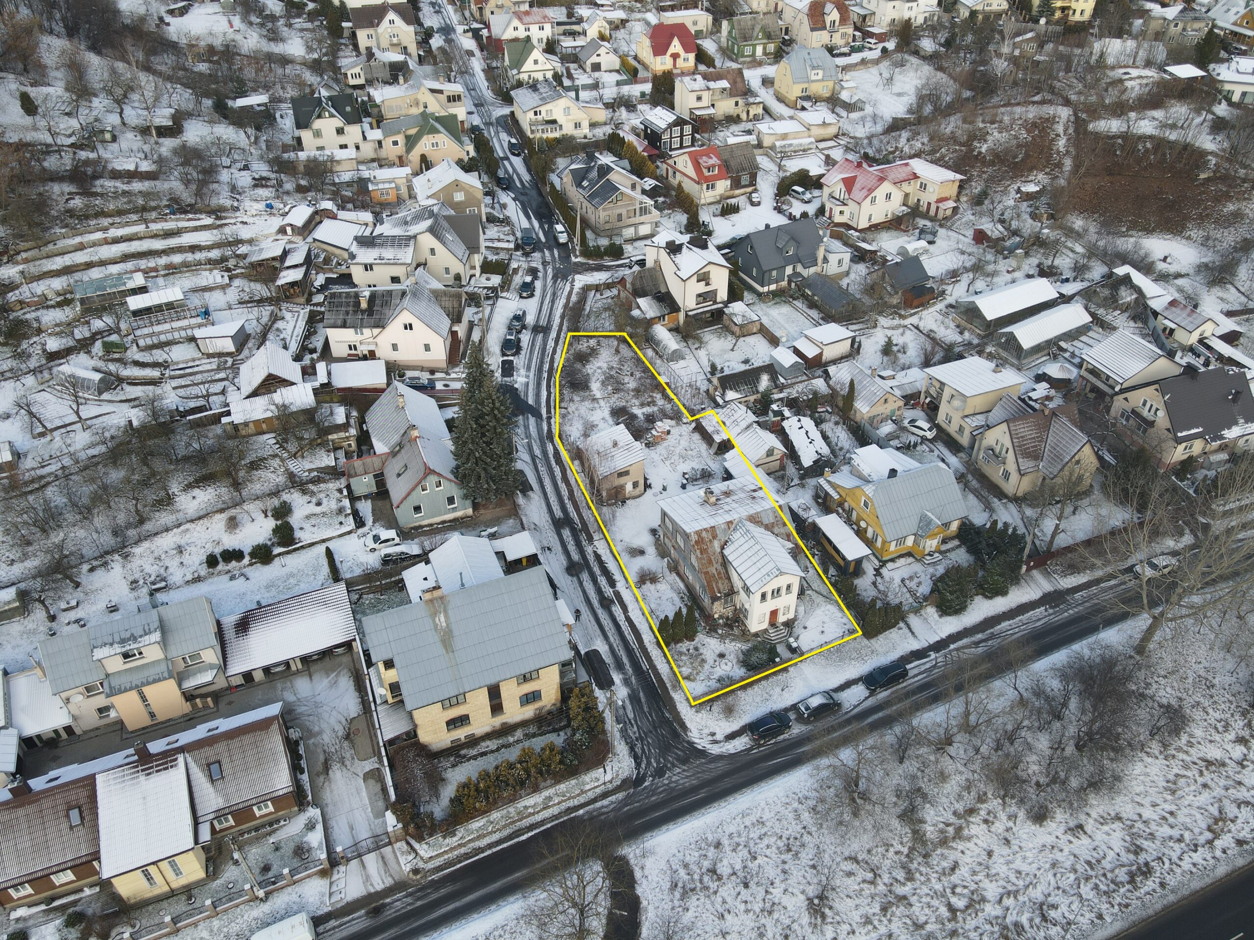 10,88 ARAI ŽEMĖS ANTAKALNYJE, STEPONO BATORO G. 14, VILNIUJE.