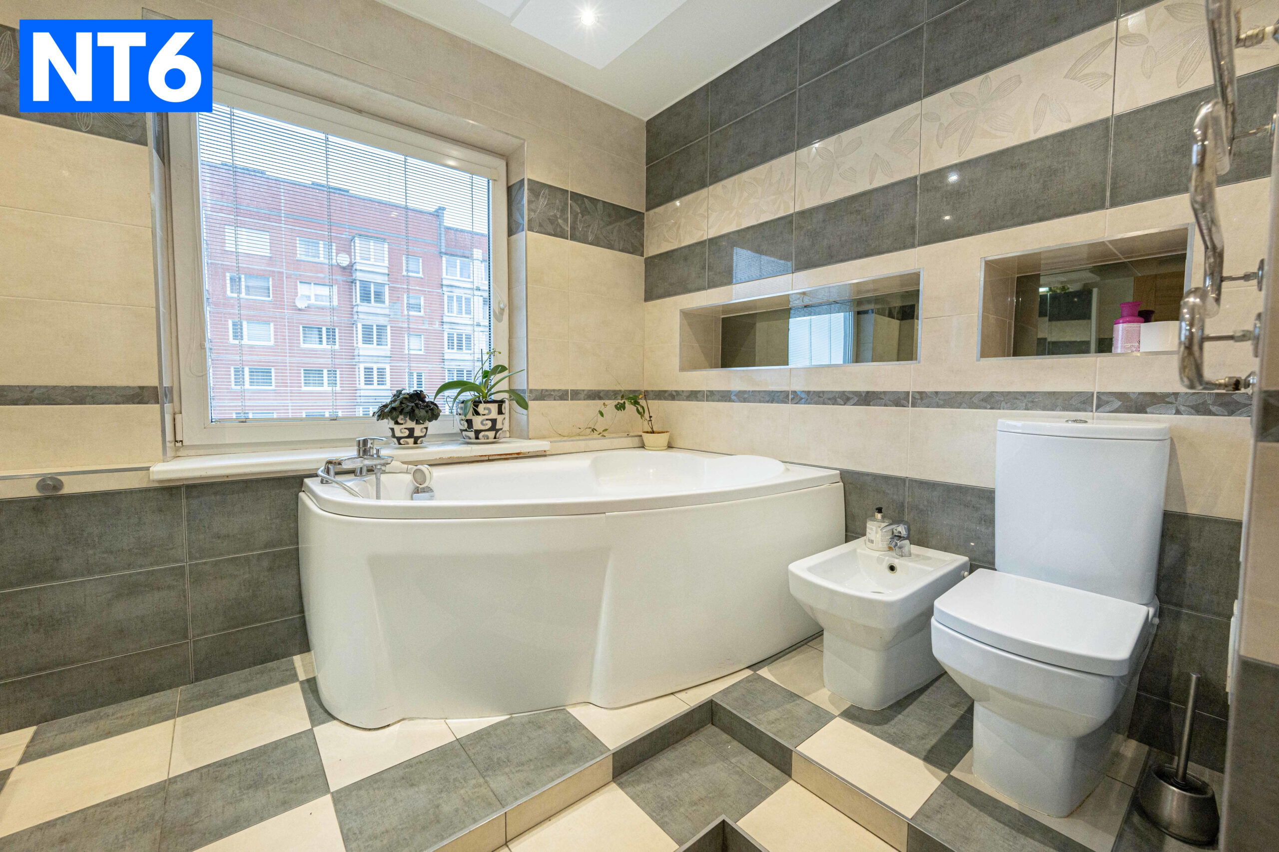 4 KAMBARIŲ BUTAS KLAIPĖDOJE, LAUKININKUOSE