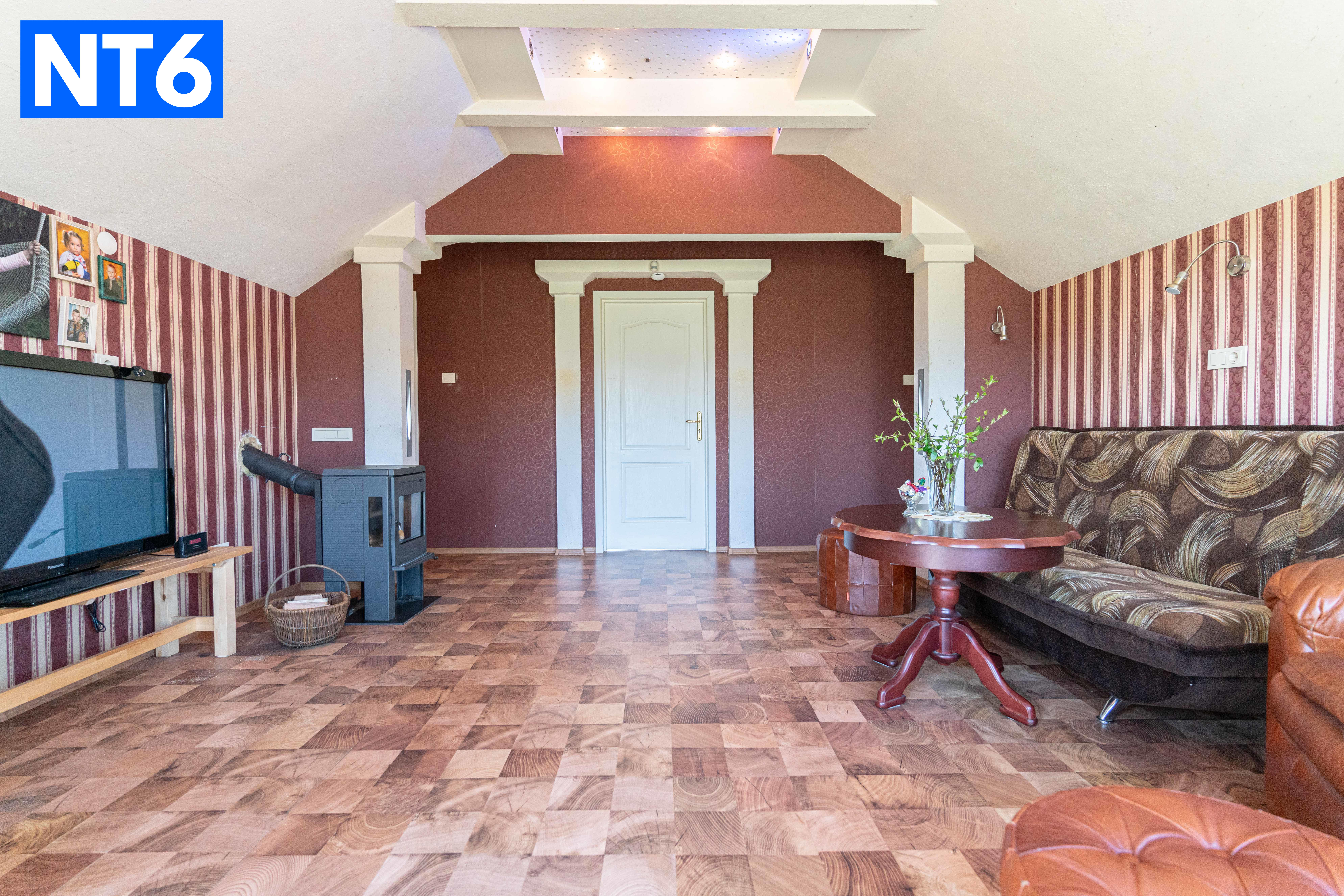 PARDUODAMA LEGENDINĖ PLUNGĖS KAVINĖ„ GONDINGĖLĖ“