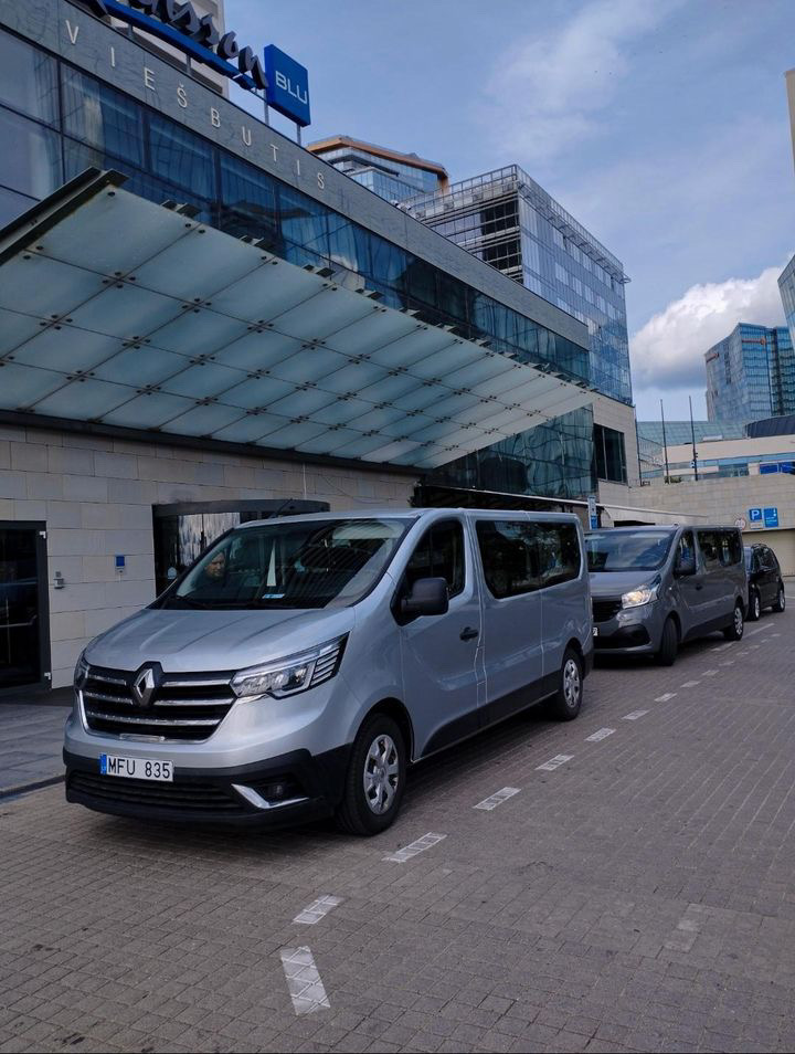 Transporto nuoma su vairuotoju VESTUVĖMS – 15+ metų patirtis