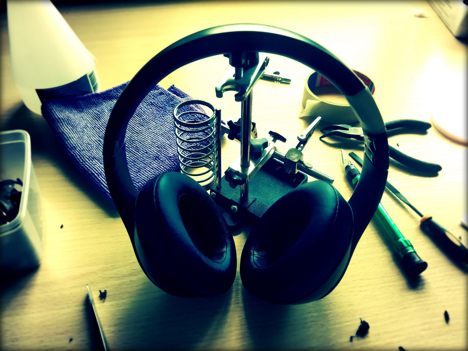 Technikos remontas. Elektronikos taisymas. Meistras 910.lt