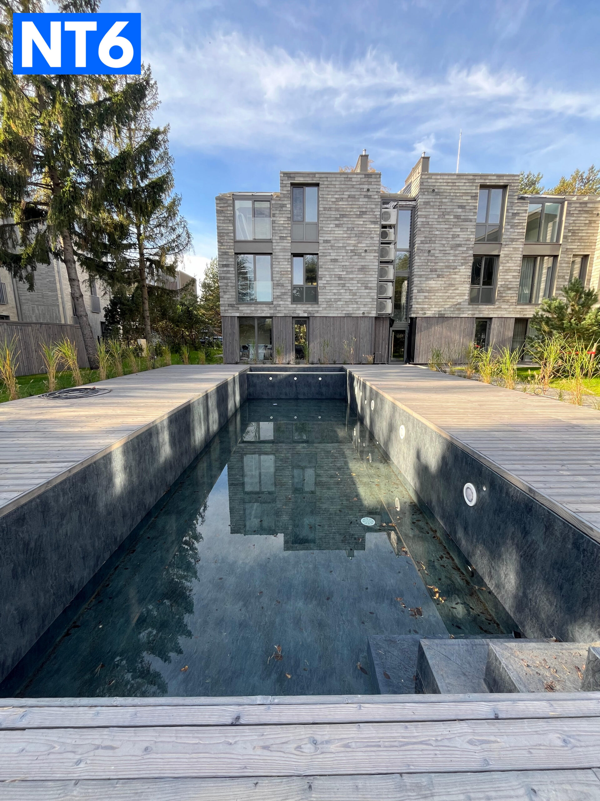 PARDUODAMAS BUTAS SU BASEINU