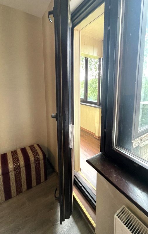 Parduodamas 3 kambarių su holu butas Klaipėdoje.