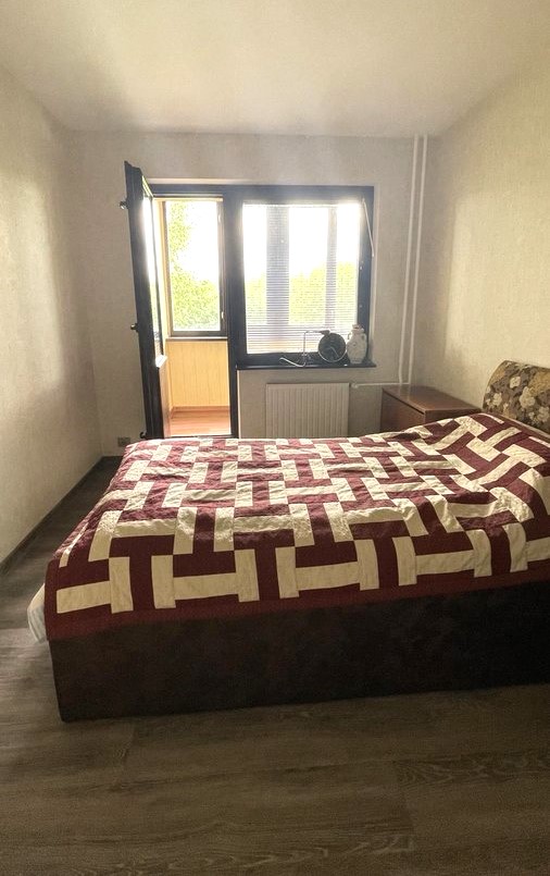 Parduodamas 3 kambarių su holu butas Klaipėdoje.