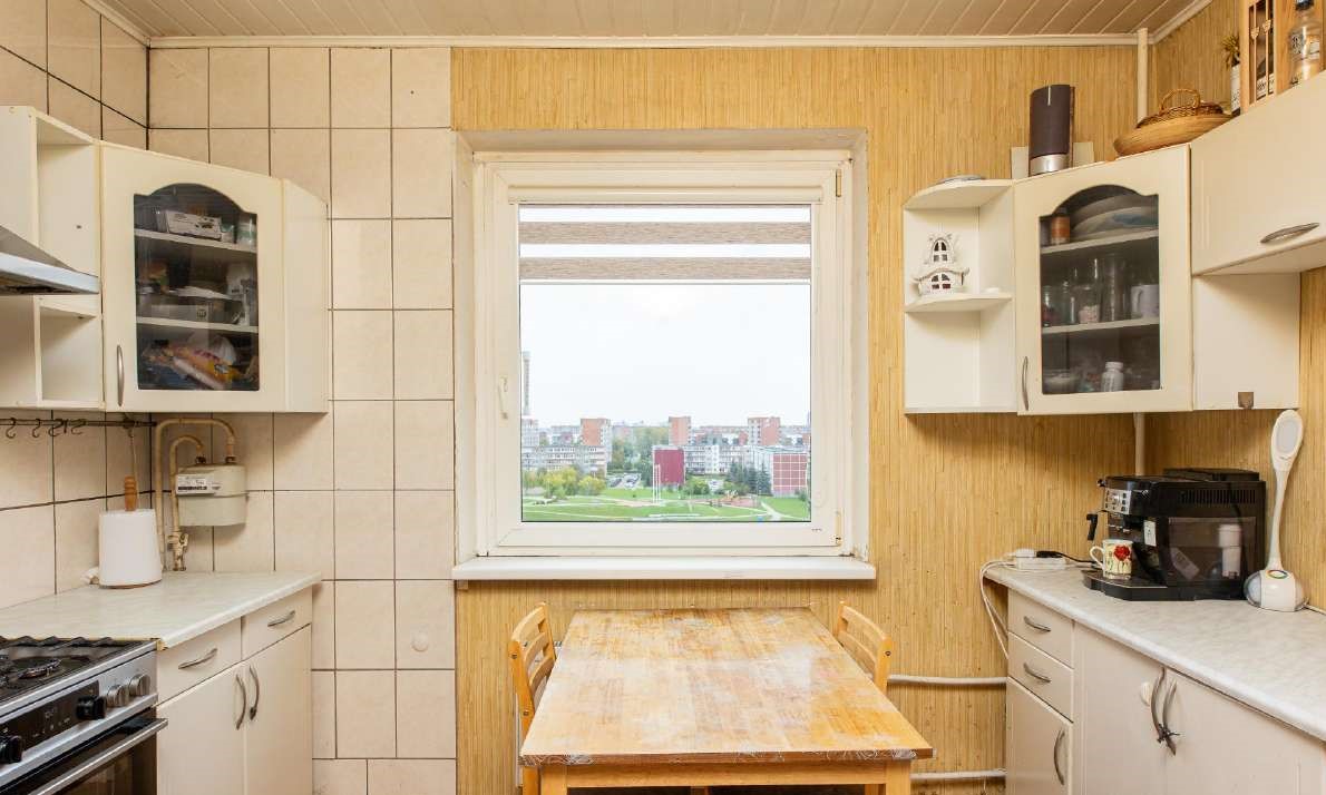 3-jų kambarių su holu butas 10/10aukšte su puikiu panoraminiu vaizdu.