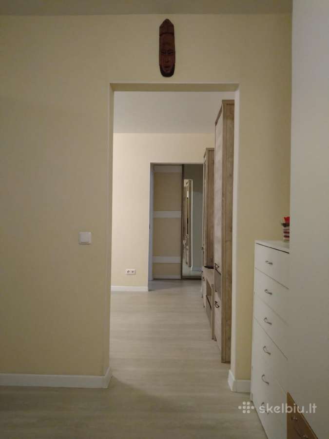 Parduodamas suremontuotas 3 kambarių butas Klaipėdoje.