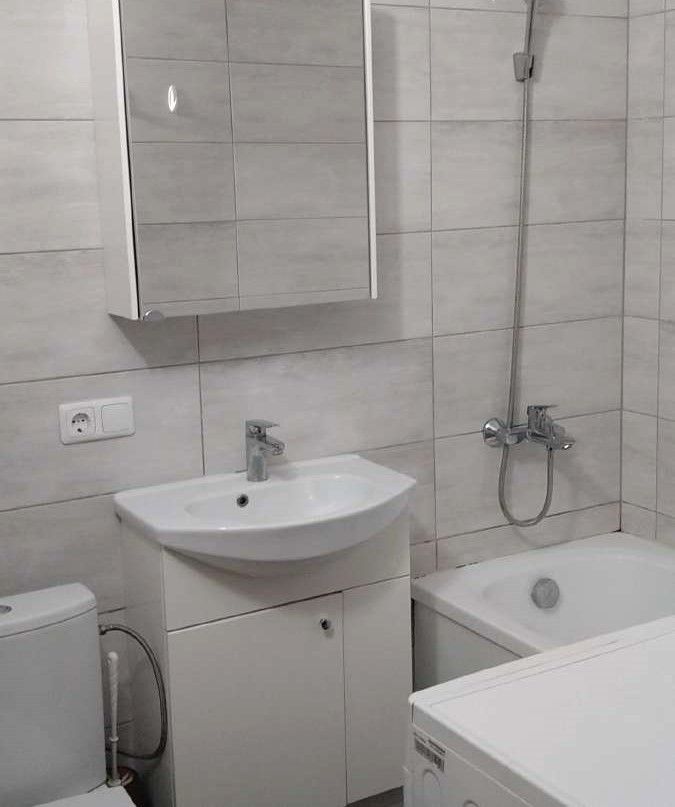 Parduodamas suremontuotas 3 kambarių butas Klaipėdoje.