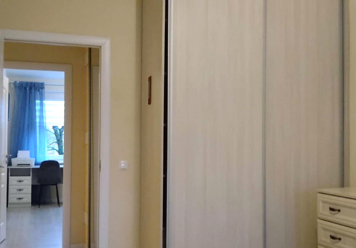 Parduodamas suremontuotas 3 kambarių butas Klaipėdoje.