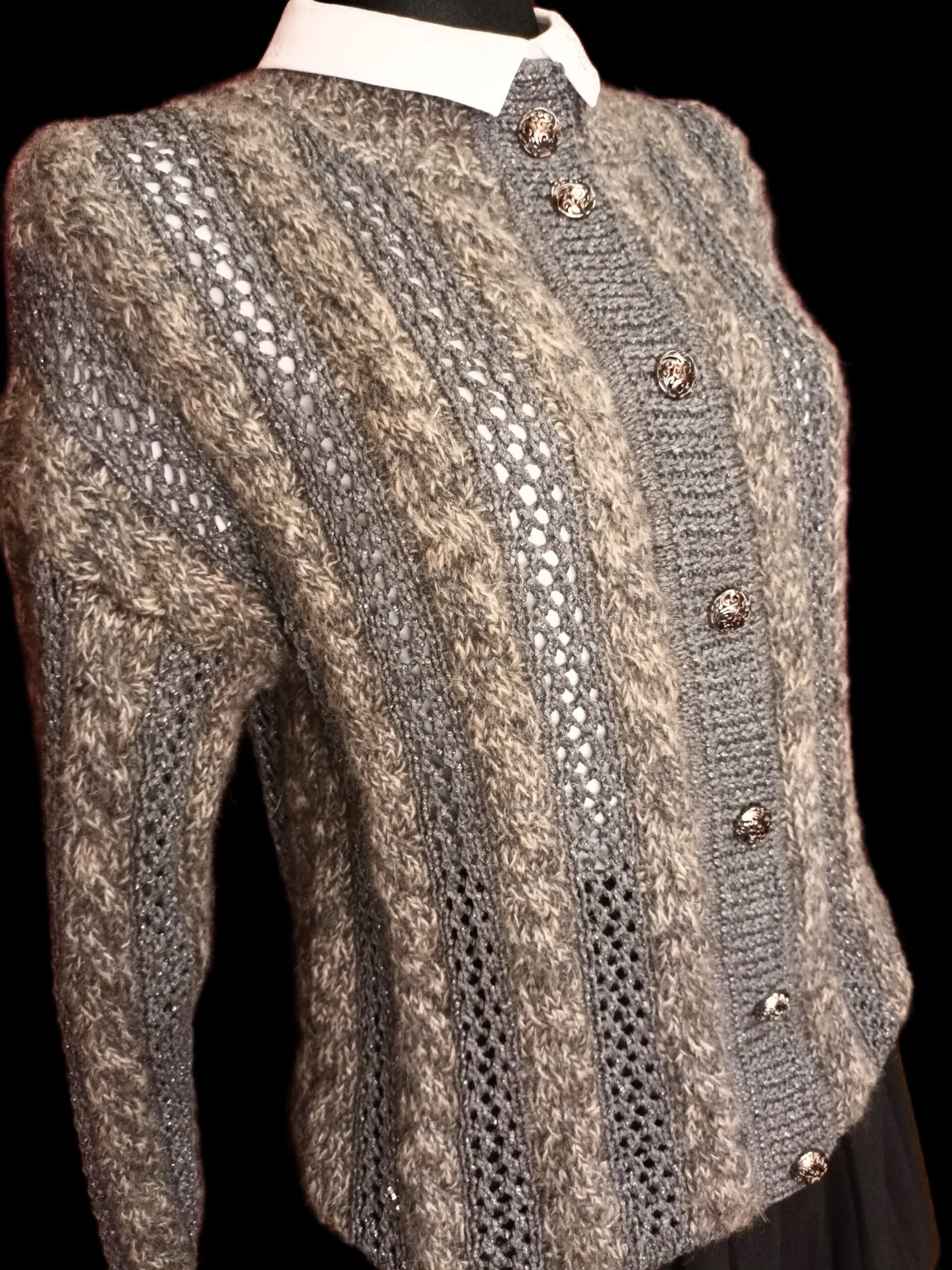 Vienetinis rankų darbo megztukas