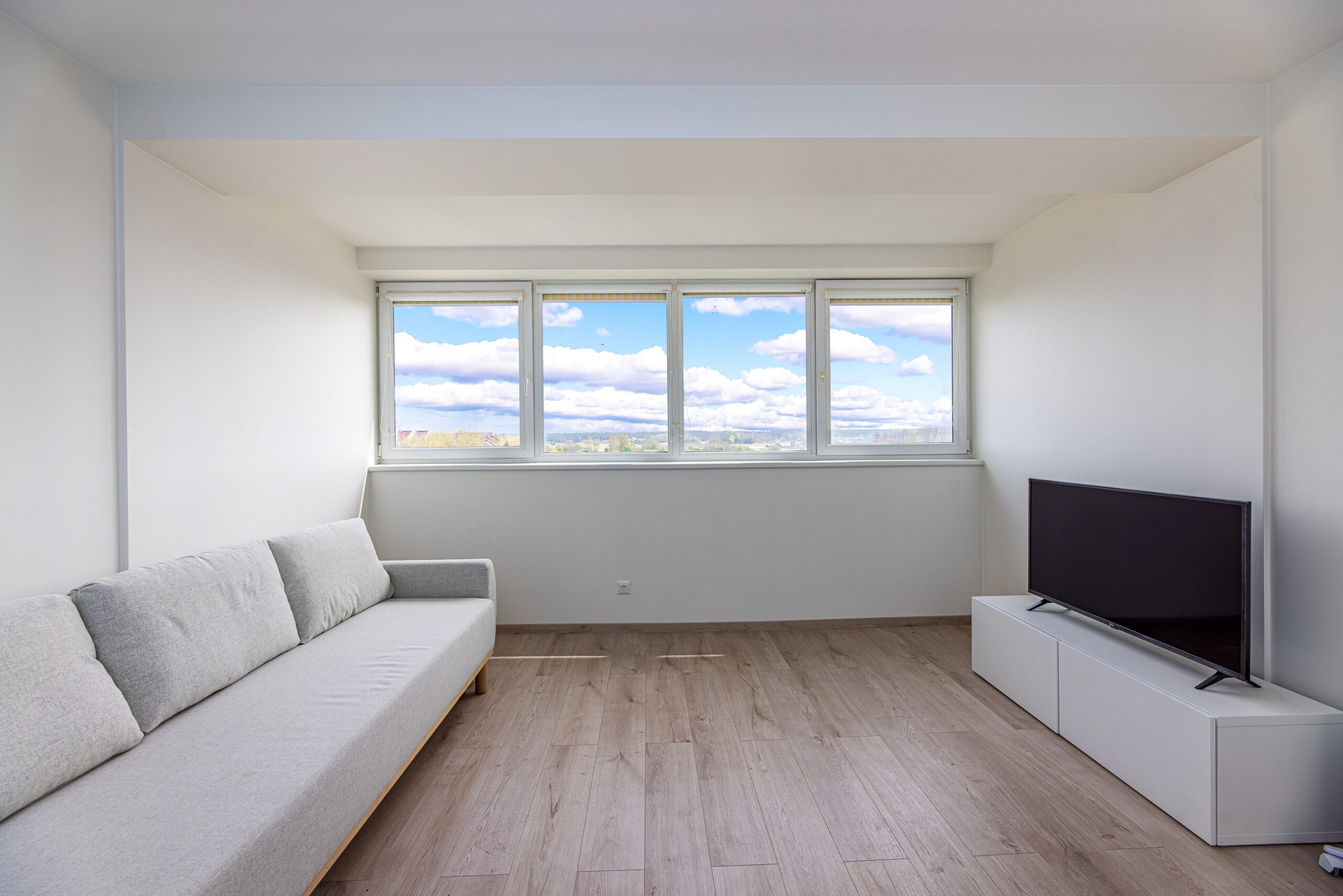 Parduodami butai Šventojoje !!!