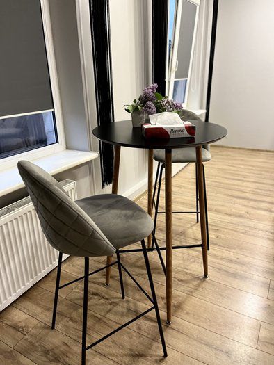 Miesto centrinėje dalyje butas su atskiru įėjimu