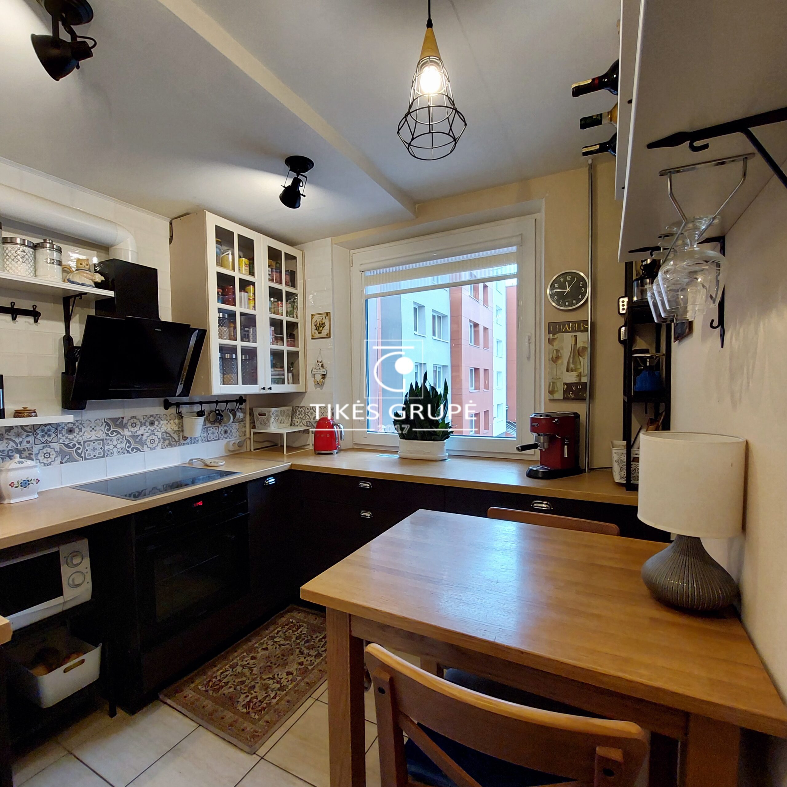 Parduodamas renovuotame name puikus 2 kambarių butas