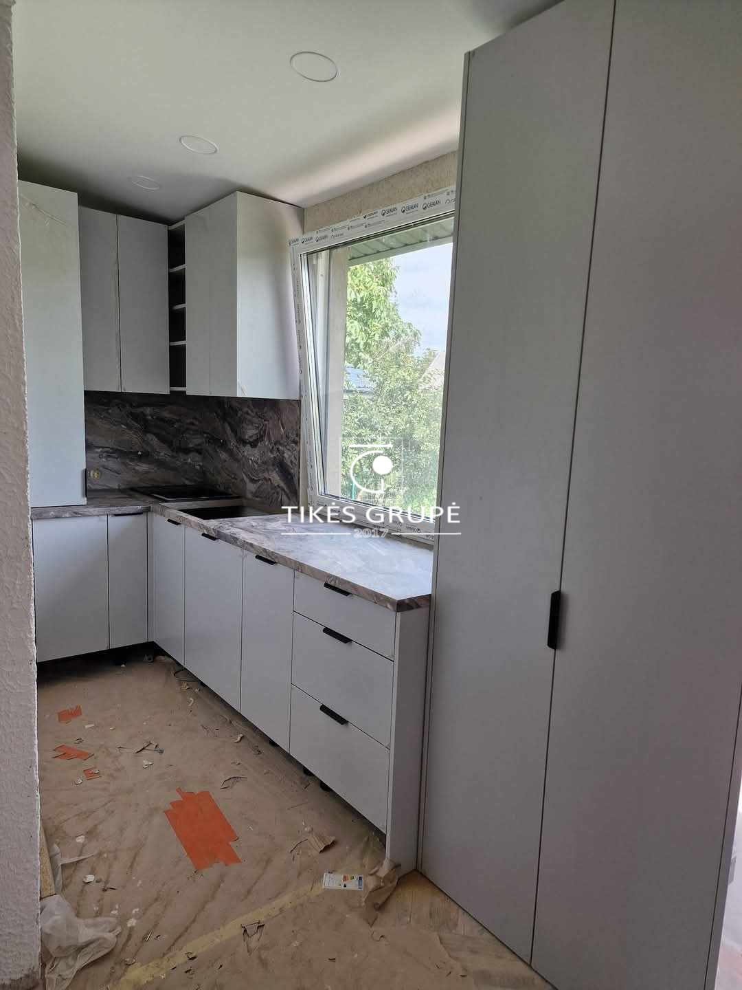 Dercekliuose parduodamas sodo namas