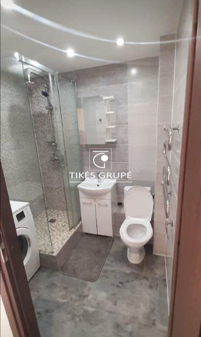 Parduodamas 1 kambario butas