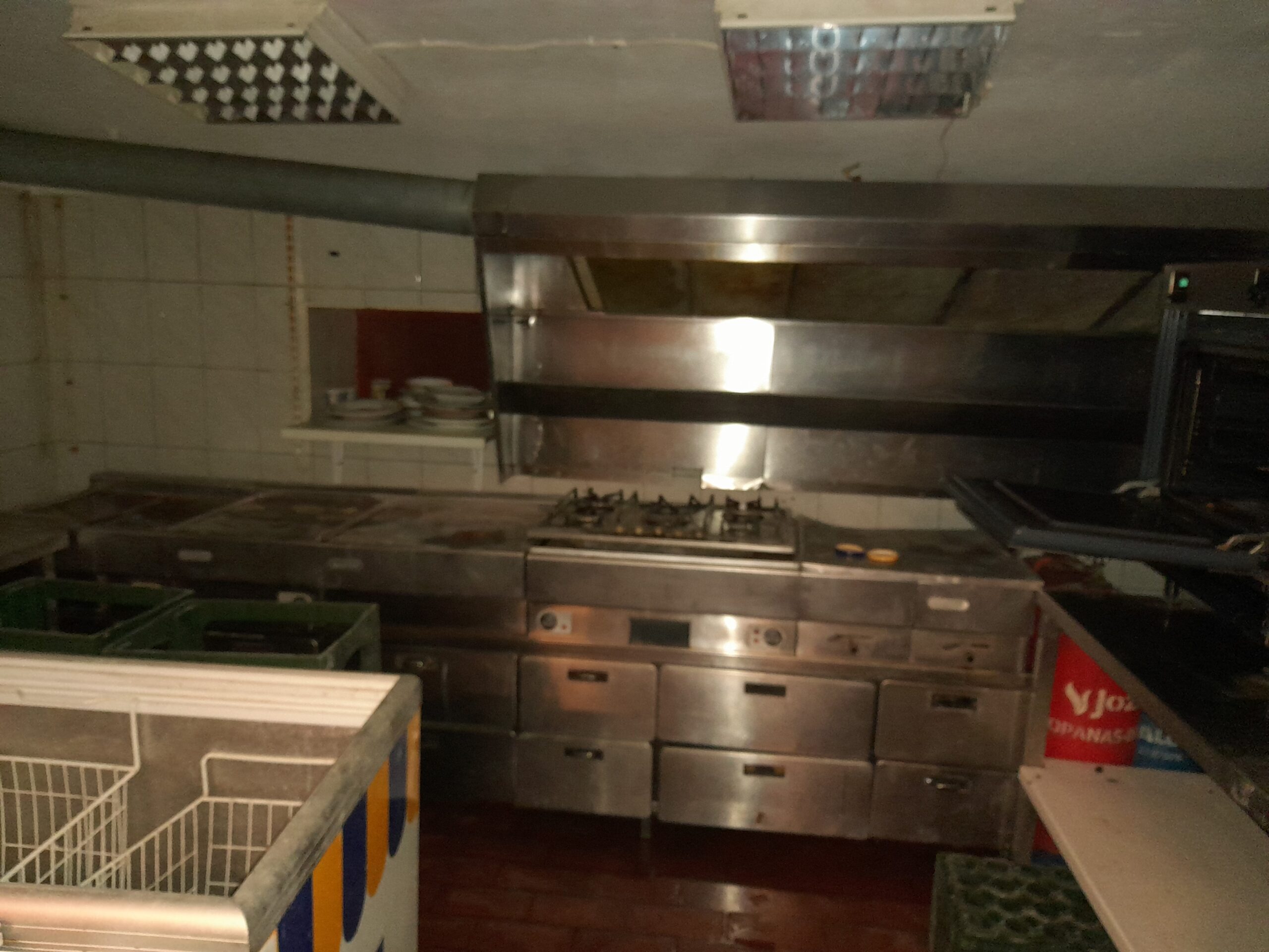 Parduodamos 147.93 kv.m. Kavinės – baro patalpos Priestočio g.