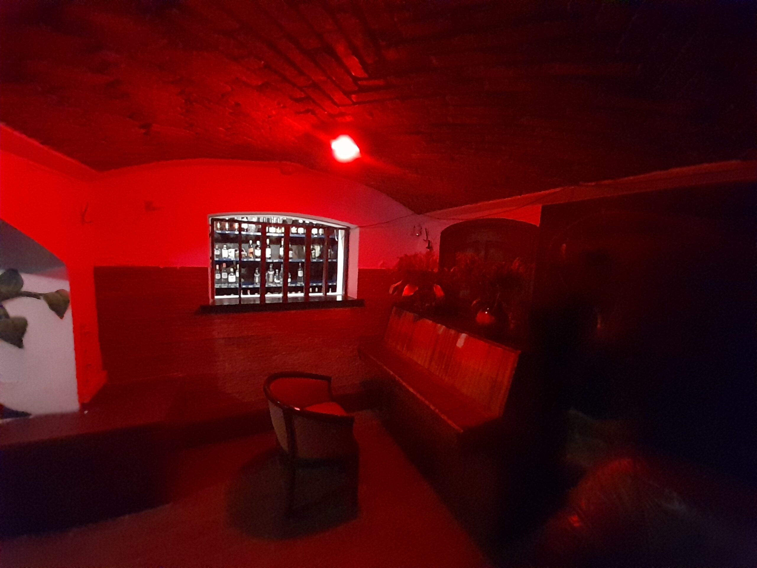 Parduodamos 147 kv.m. Kavinės – baro patalpos.