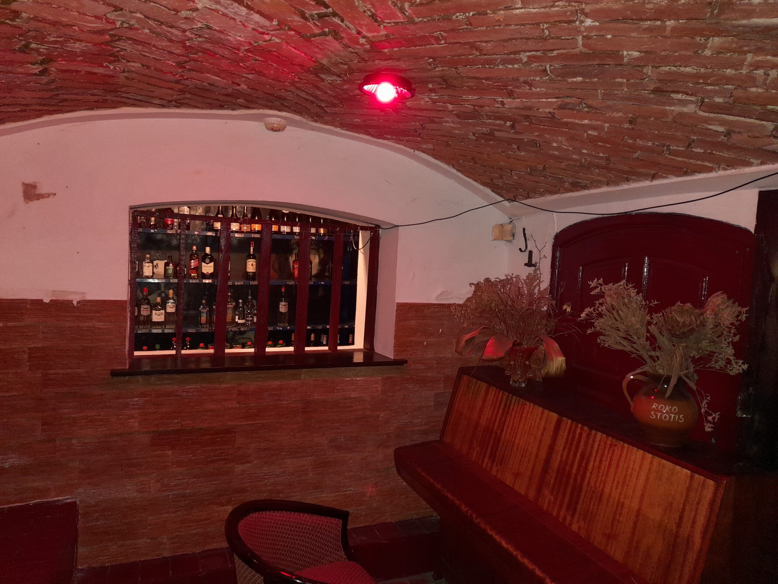 Parduodamos 147 kv.m. Kavinės – baro patalpos.