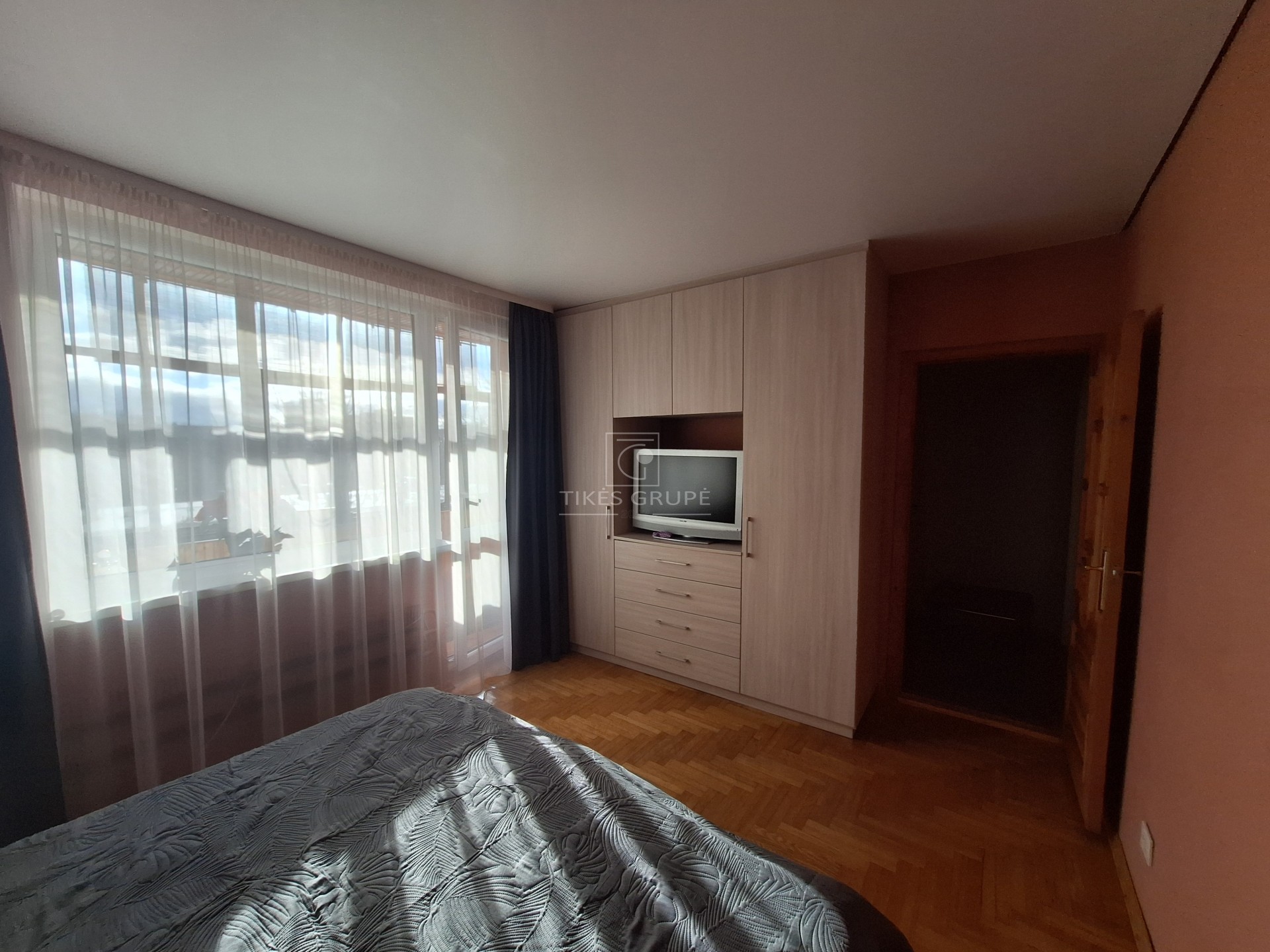 Parduodamas 3 kambarių butas Debreceno g. Klaipėdoje.