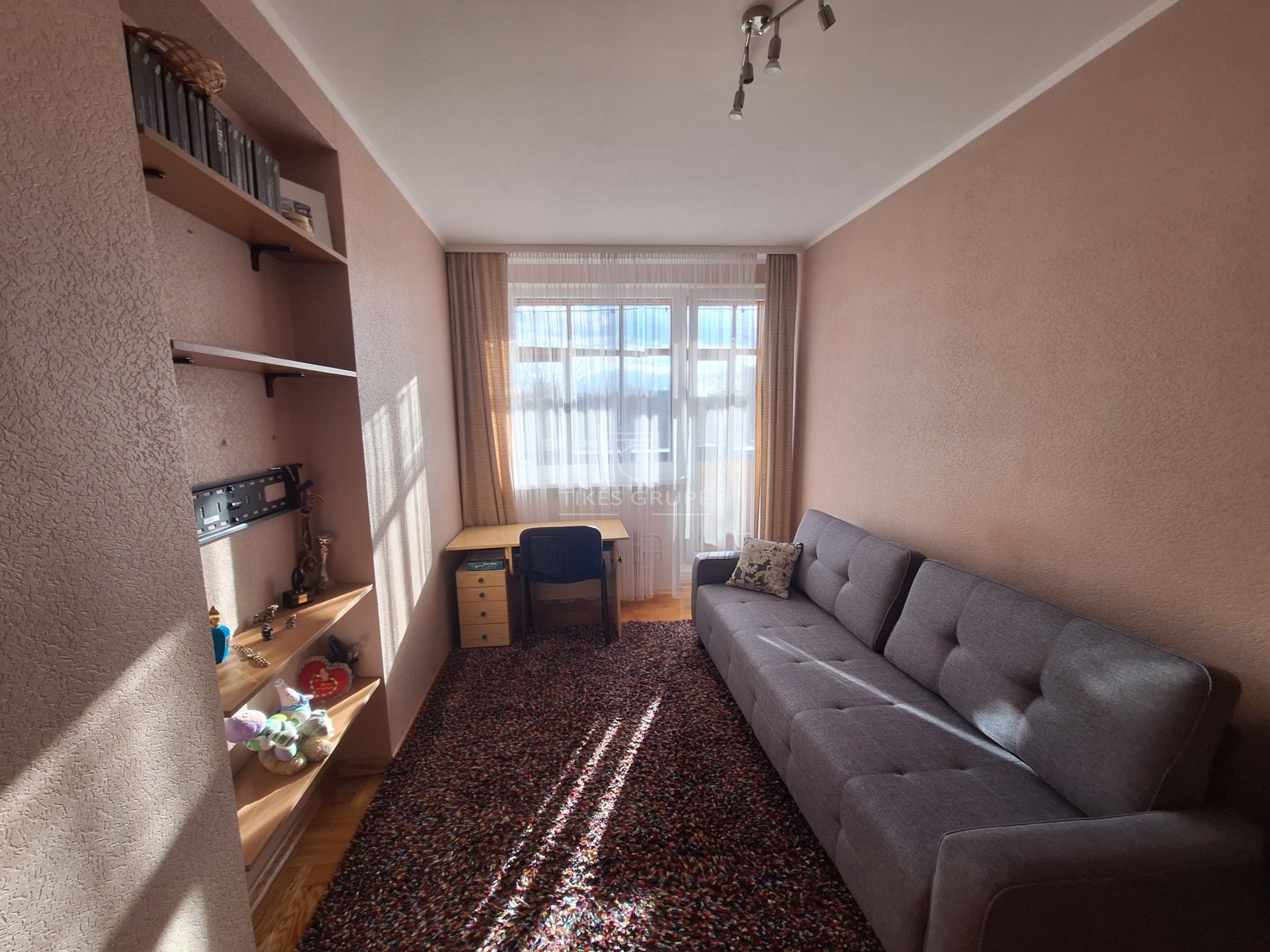 Parduodamas 3 kambarių butas Debreceno g. Klaipėdoje.