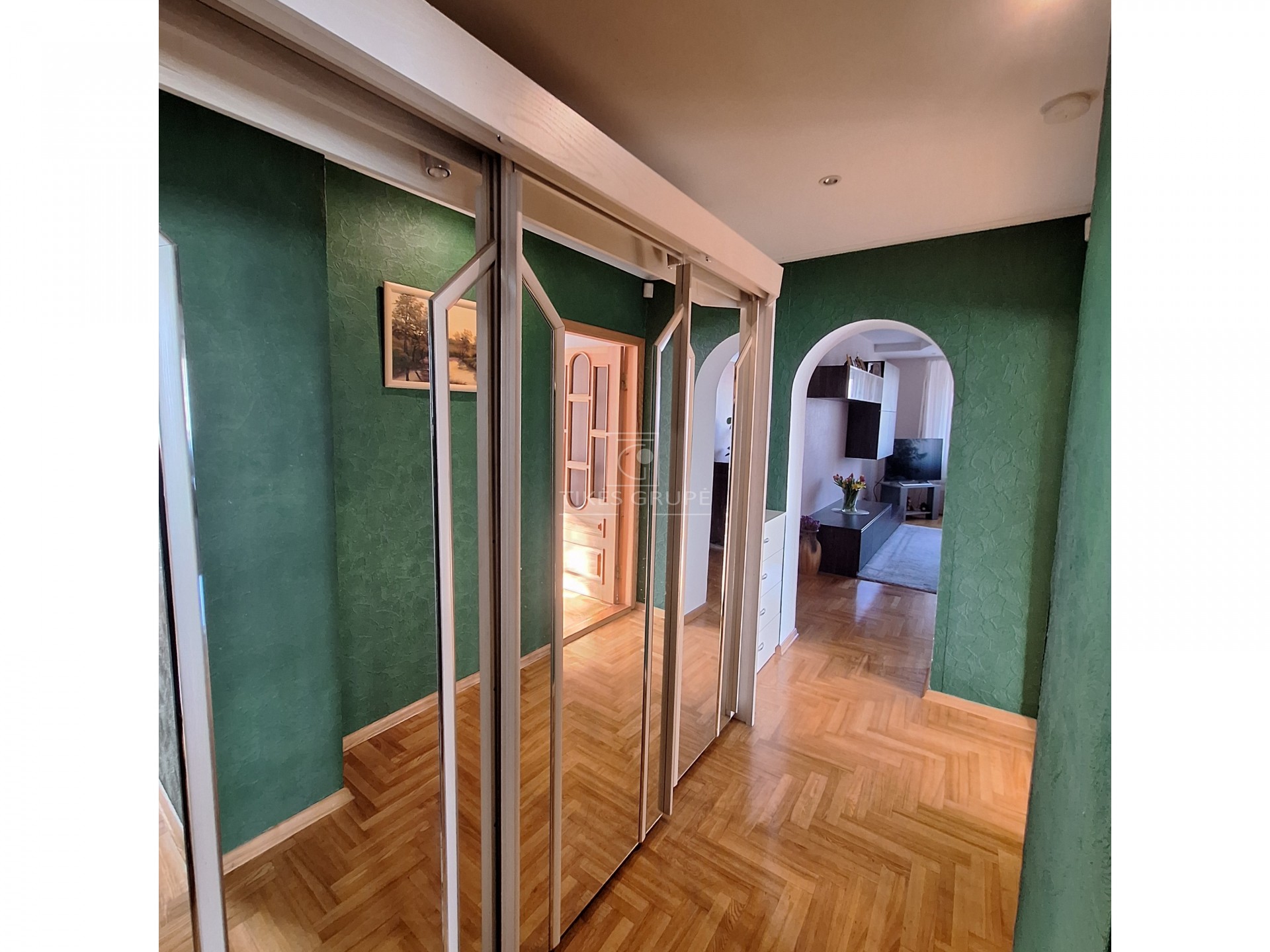 Parduodamas 3 kambarių butas Debreceno g. Klaipėdoje.