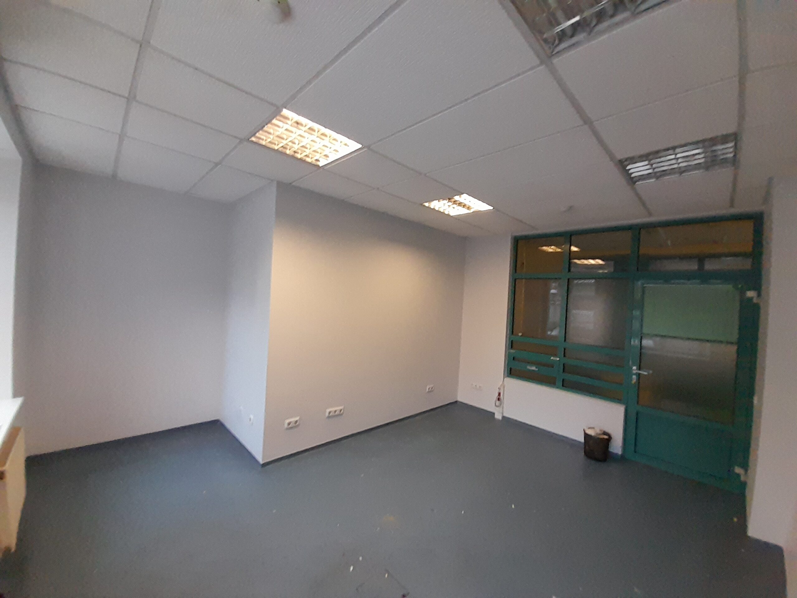 Išnuomojamos Administracinės patalpos centre Vytauto g. 24 ir 24A Klaipėdoje. Plotai nuo 12 kv.m. iki 100 kv.m.