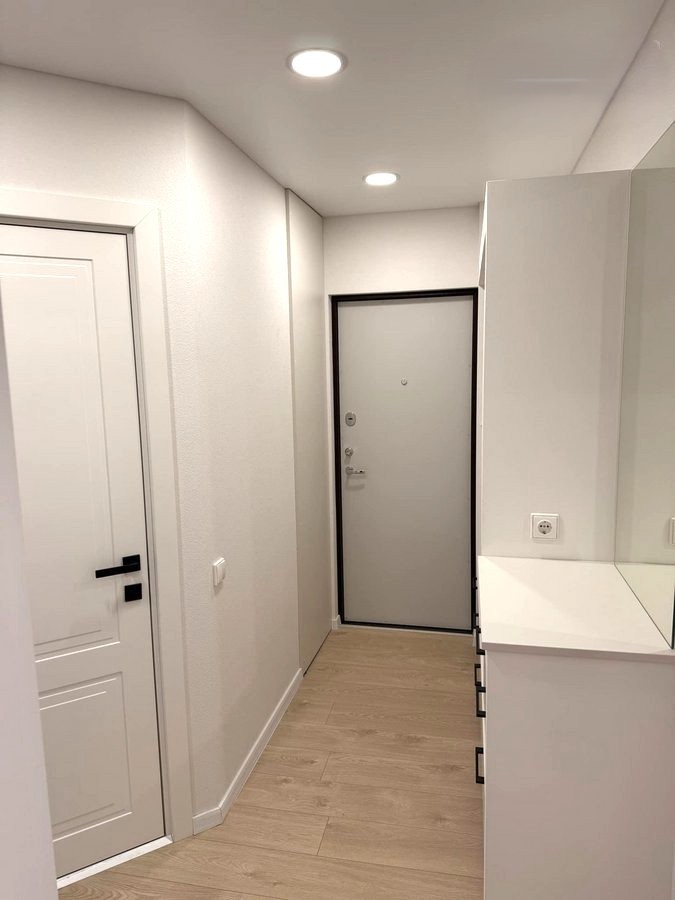 Parduodamas suremontuotas 2 kambarių butas Klaipėdoje.