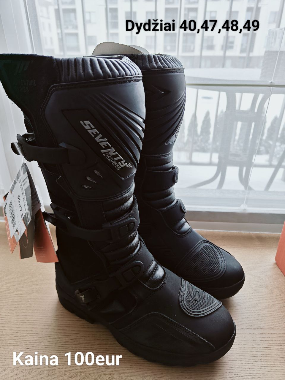 Seventy aukšti motociklisto batai