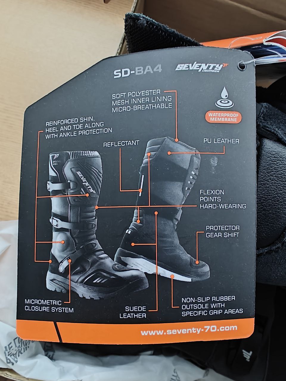 Seventy aukšti motociklisto batai